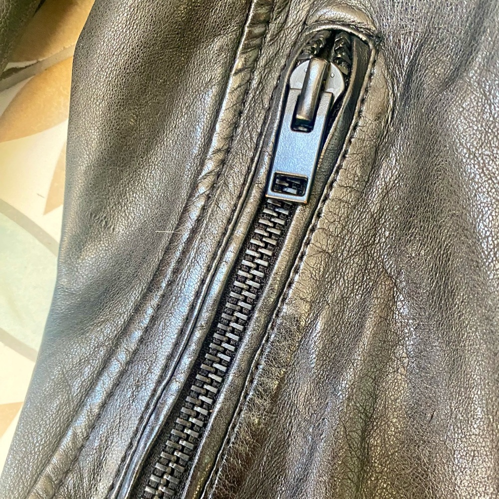 EUC Mauritius Black leather moto jacket in soft, supple leather 🧥 - Picture 4 of 15